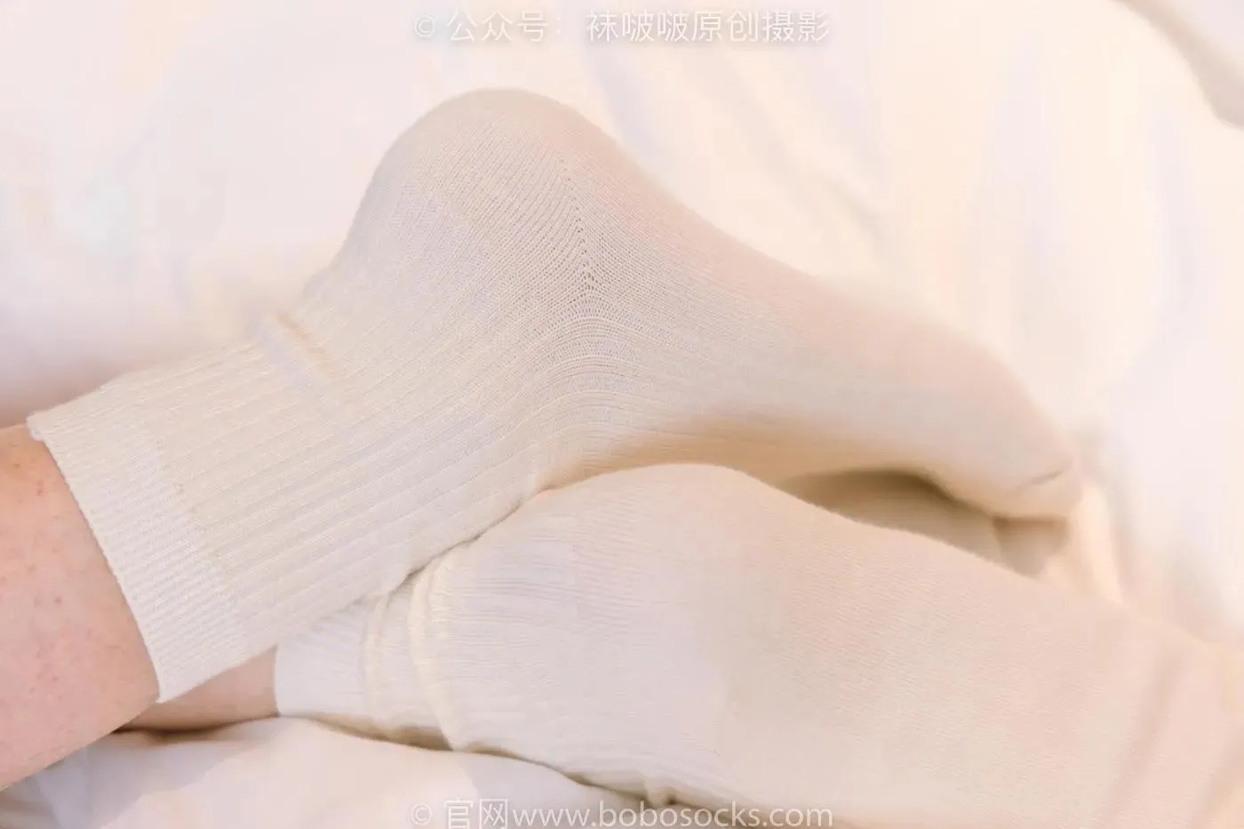 [BoBoSocks袜啵啵]NO.176 小安-运动鞋、白棉袜、裸足 [138P]插图